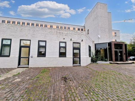 3 bedroom flat to rent - Photo 3