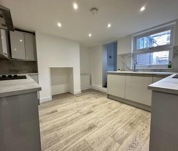 6 bedroom end of terrace house to rent - Photo 1