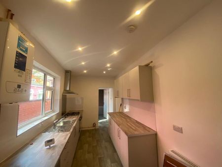 3 bedroom terraced house to rent - Photo 4
