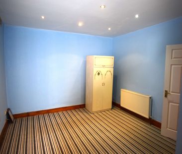 Two bedroom first floor flat close to seven king station- £1950 - Photo 4