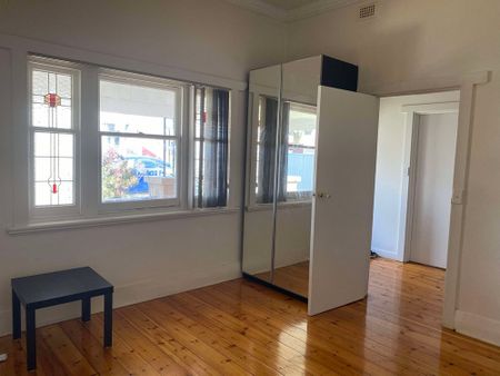 2-bedroom shared house / townhouse, Bagot Avenue - Photo 4