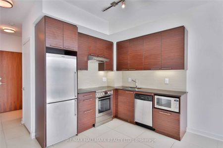 Market Wharf Lofts , #418 - Photo 2