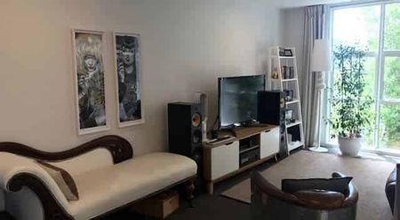 Modern 4BR Townhouse in Mount Cook - Photo 2