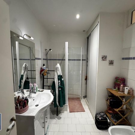 Location Appartement 1 pièce 44m² NICE 06000 - Photo 4