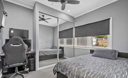 WELL PRESENTED FAMILY HOME IN GREAT LOCATION! - Photo 4