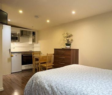 Studio to rent - Photo 1