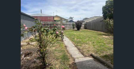 THREE BEDROOM HOUSE - Photo 3