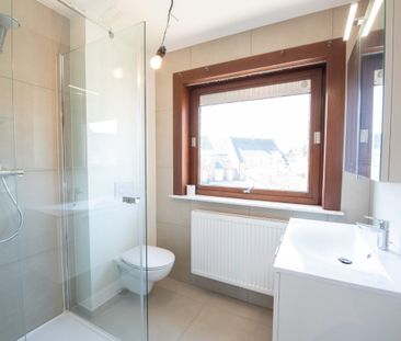 Gerenoveerde woning in rustige woonwijk TE HUUR in Waregem! - Foto 5
