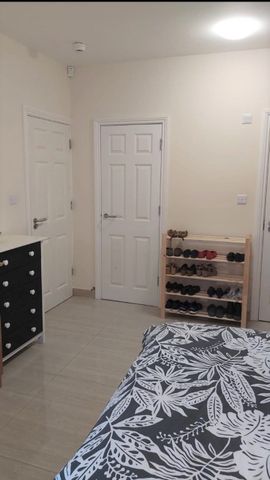 En-suite Room Available – TO RENT- Kenton/Queensbury – HA3 - Photo 4