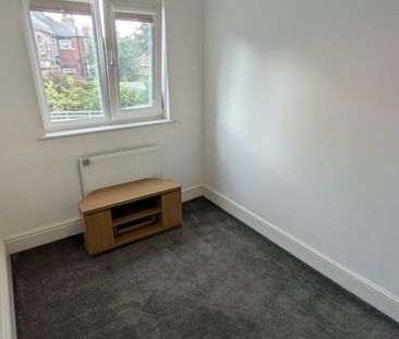 3 bed Terraced - To Let - Photo 5