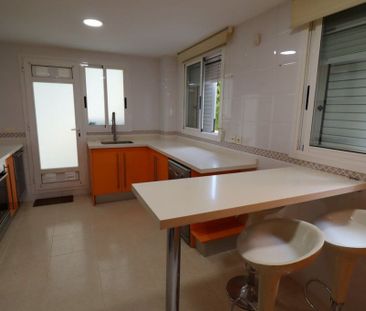 5 room luxury Semidetached House for rent in Godella, Spain - Foto 1