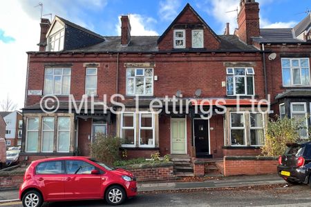 5 Bedroom Mid Terraced House for rent in Headingley Mount - Photo 3