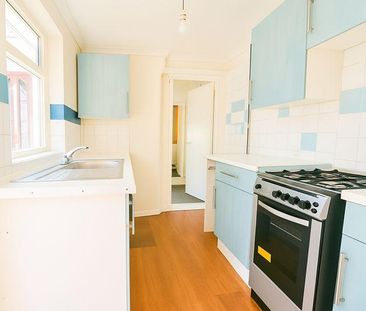 3 bedroom terraced house to rent - Photo 6