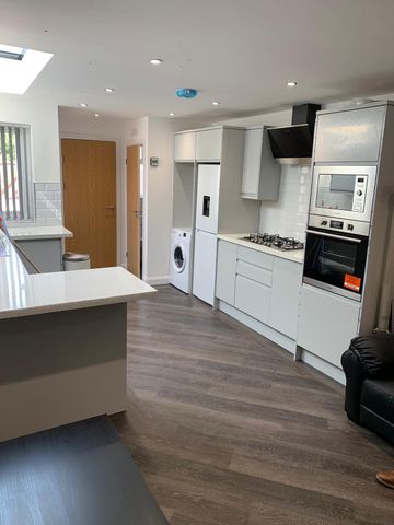 5 Bedroom House to Rent - Photo 4