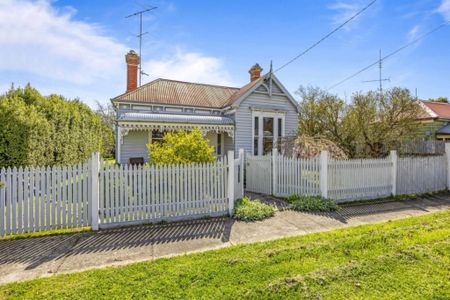 Lovely Family Home - Photo 2