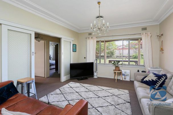 3 BEDROOM FAMILY HOME - Photo 1