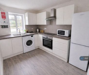 1 bedroom in a flat share to rent - Photo 6