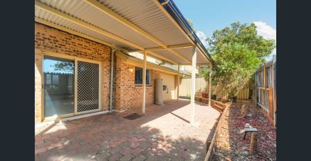 Stylish & Renovated Townhouse in the Heart of Kingswood! - Photo 2