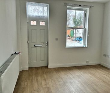 2 Bedroom House with en-suite & *Close to Nuneaton town centre* - Photo 1