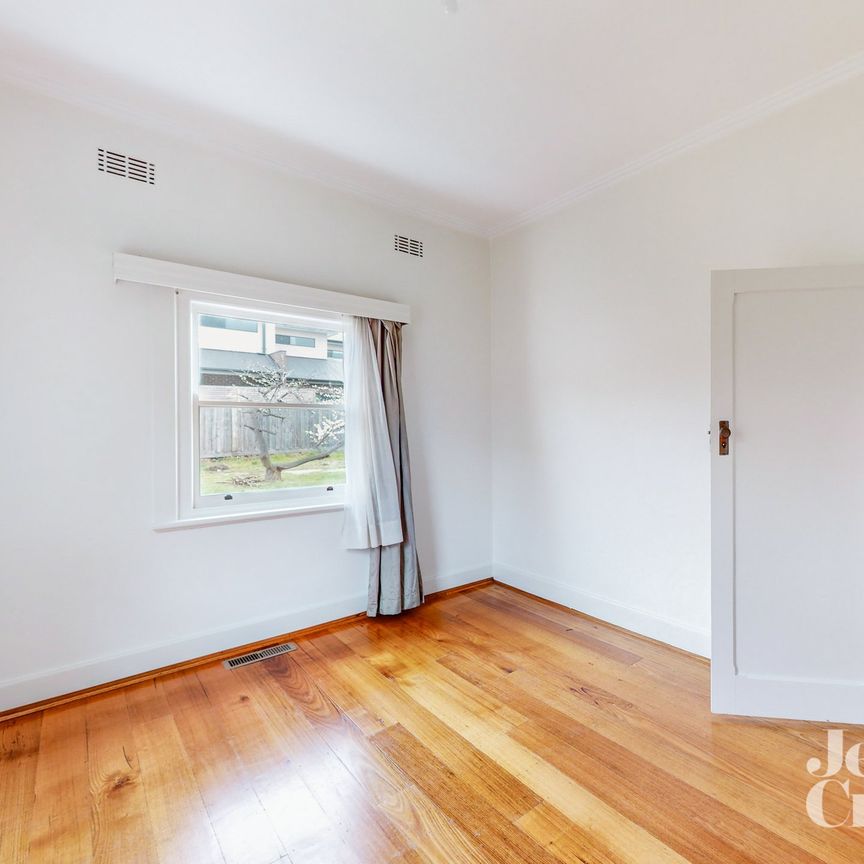 12 Higgins Road, Bentleigh - Photo 1