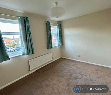 2 bedroom end of terrace house to rent - Photo 3
