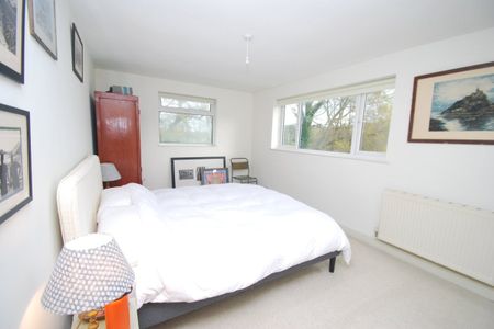 Grosvenor Bridge Road - Photo 3