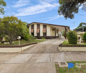 Comfortable Family Living in a Convenient Location - Photo 6