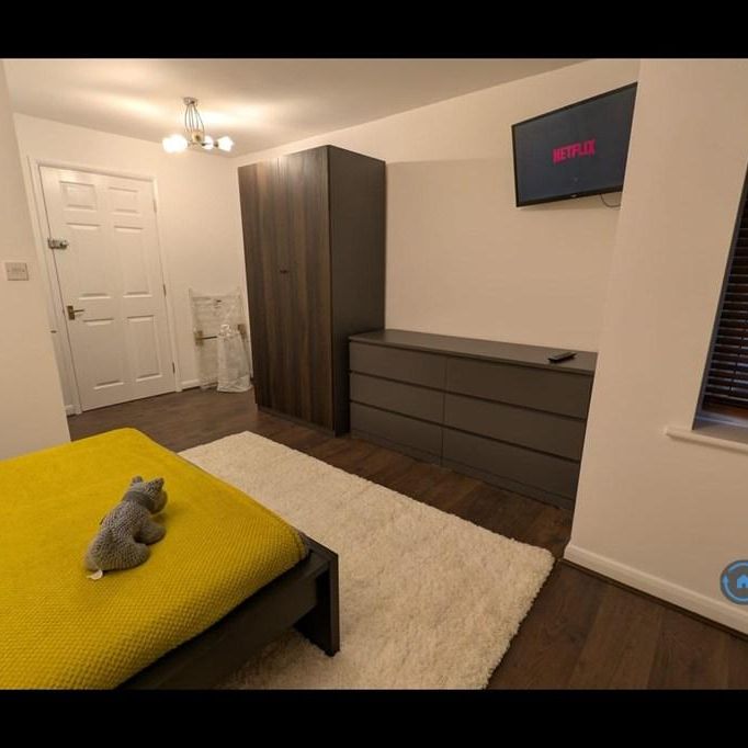 1 bedroom in a house share to rent - Photo 1