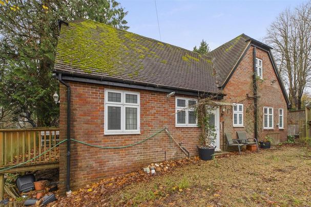 2 bedroom semi-detached house to rent - Photo 1