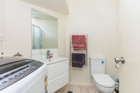 Cosy renovated flat, 5 min walk to shops & beach - Photo 5