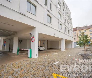 Nabízíme Vám k pronájmu moderní byt o dispozici 1+kk a velikosti 28... - Photo 5