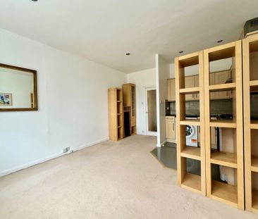 Highbury Place, London, N5 - Photo 1