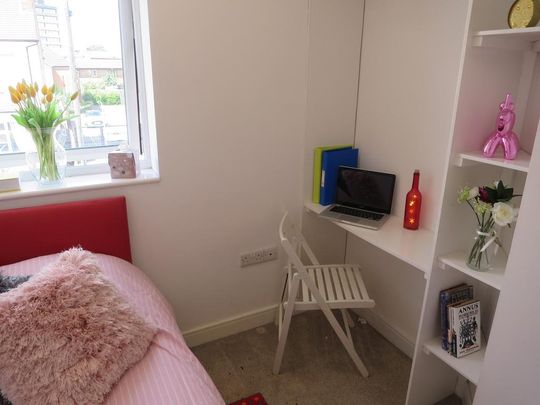 3 bedroom flat to rent - Photo 1