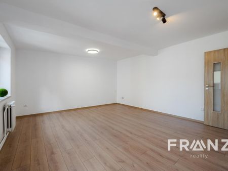Pronájem bytu 1+kk 39 m2 - Fotografie 3