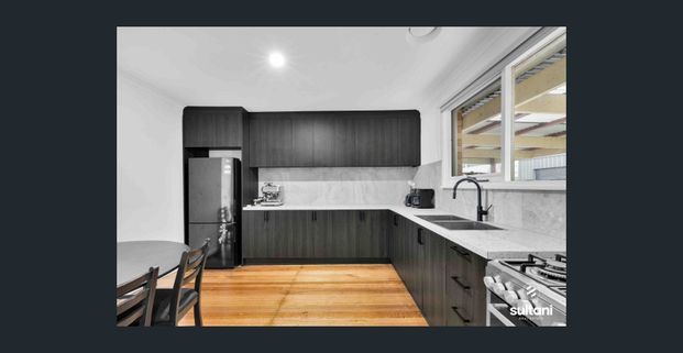 FOR LEASE! MODERN FAMILY HOME IN PRIME DANDENONG LOCATION 4 Glenys Court, Dandenong - Photo 1