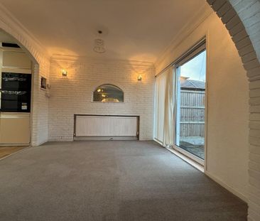 3 bedroom end of terrace house to rent - Photo 4