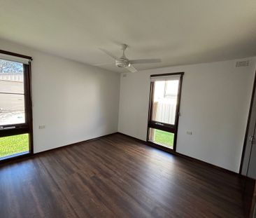 Elegant Elder - Photo 5