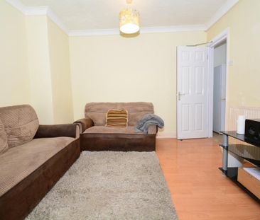 6 bedroom detached house to rent - Photo 1