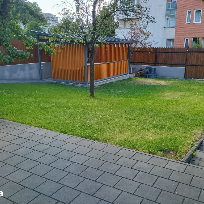 Imobil cu 4 apartamente superfinisat 500 mp, teren 600 mp, parcari,etc - Fotografie 1