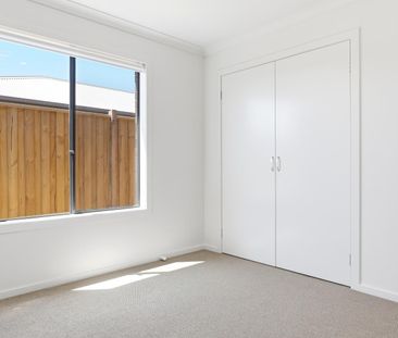 HOME FOR RENT IN THORNHILL PARK - Photo 2