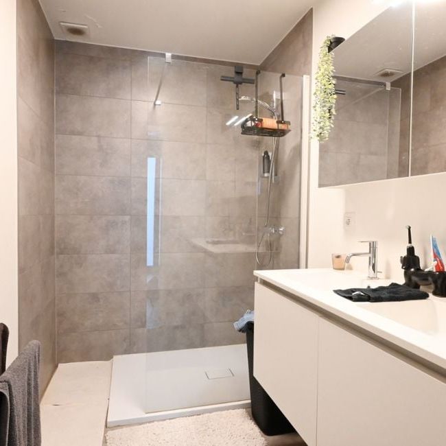 Appartement te huur in Rumbeke voor € 700 met 1 slaapkamer - Photo 1