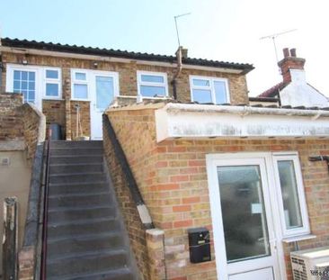 2 bedroom property to rent in Benfleet - Photo 4