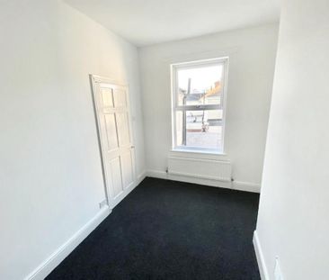 4 bedroom terraced house to rent - Photo 2