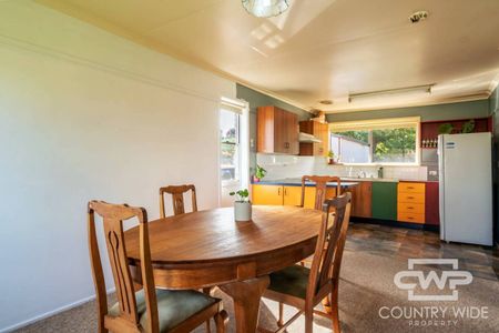 3 Bedroom Rental in an Amazing Area of Town. - Photo 3