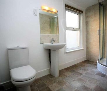 Acquire Estate Agents Amazing Mossford Street House, E3 - Photo 2