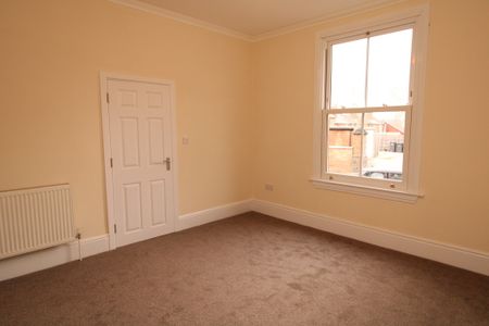 £1,595 - References Pending - Photo 3