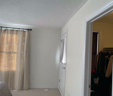 For Lease - 43 Milt Storey Lane, Whitchurch-Stouffville, Ontario - Photo 4