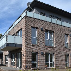 Neubau: Erdgeschosswohnung mit zwei Zimmern und Terrasse - Photo 2