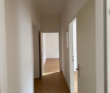 Zentral gelegene 3-Raum-Wohnung, extra Küche, im 4ten Stock mit Lif... - Foto 3