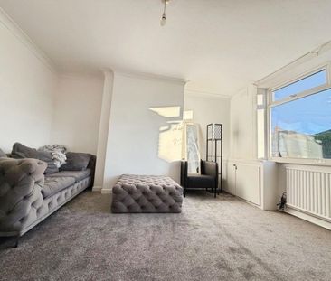 3 bedroom House To Let - Photo 3